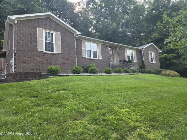 8818 Mountain Brook Dr, Louisville, KY 40272