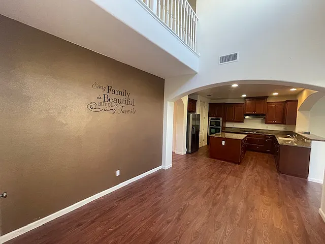 465 W Saint Francis Ave — Photo 3