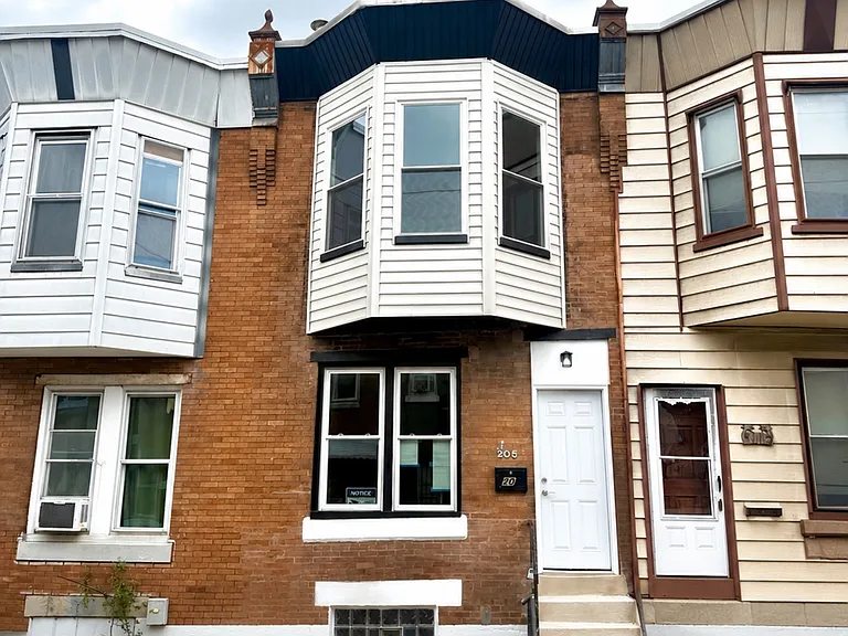 205 W Wishart St — Photo 11