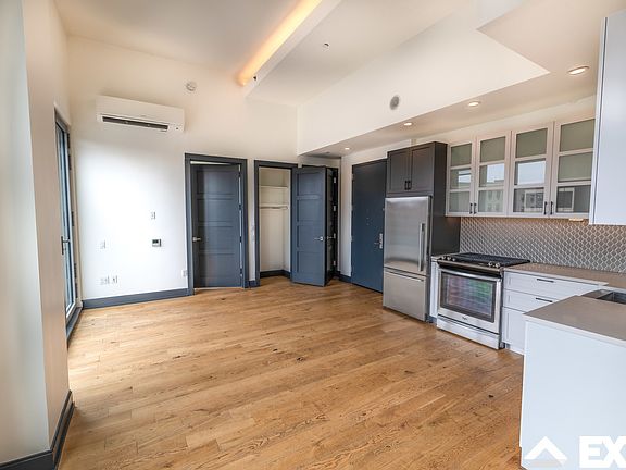 2nd image of 10 Montieth St #638E