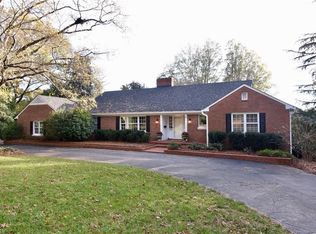 780 N Pine Valley Rd, Winston Salem, NC 27106
