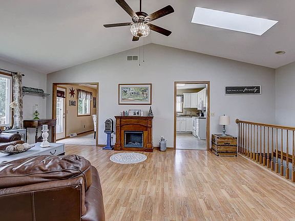 5th image of 4468 Meadow Wood Cir