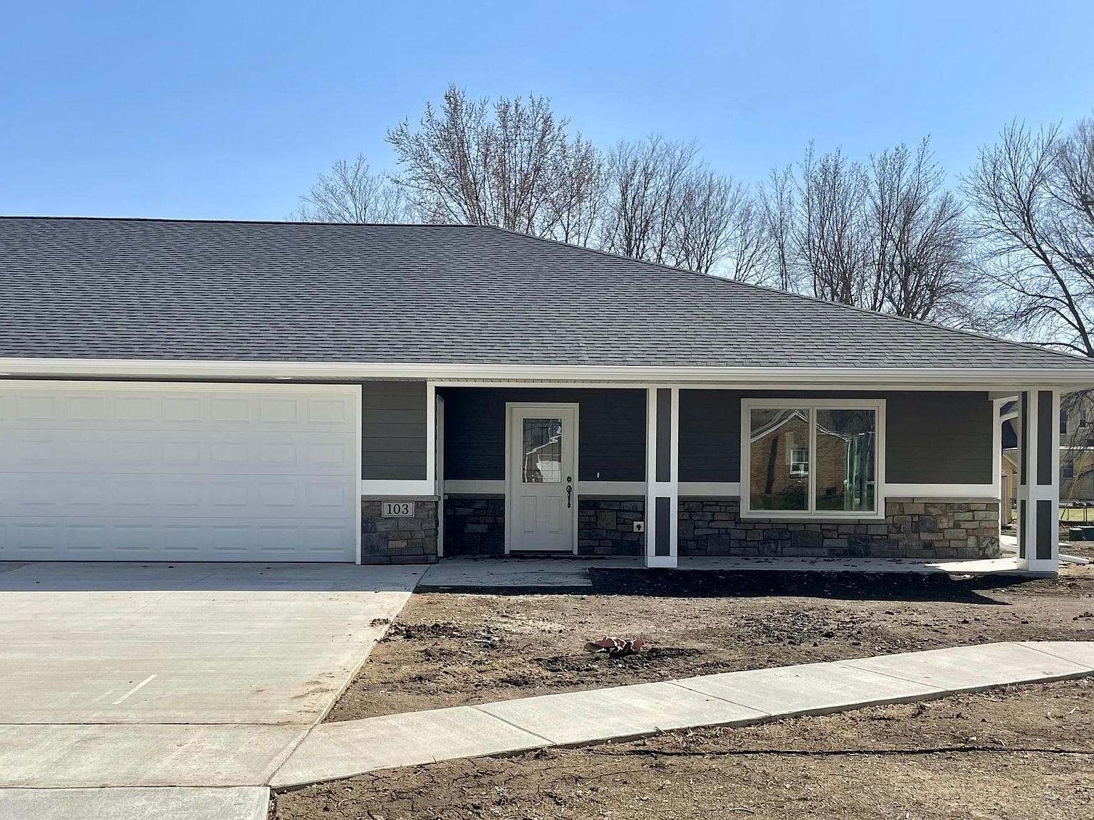 103 W Brown St, Luverne, MN 56156 Zillow