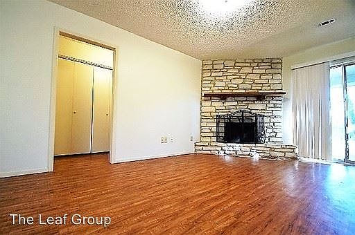 4th image of 5 Deerfield Dr