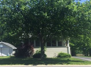 17 Farnsworth Ave, Oakfield, NY 14125
