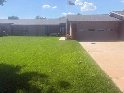 1811 White Sands Dr, Great bend, KS, 67530