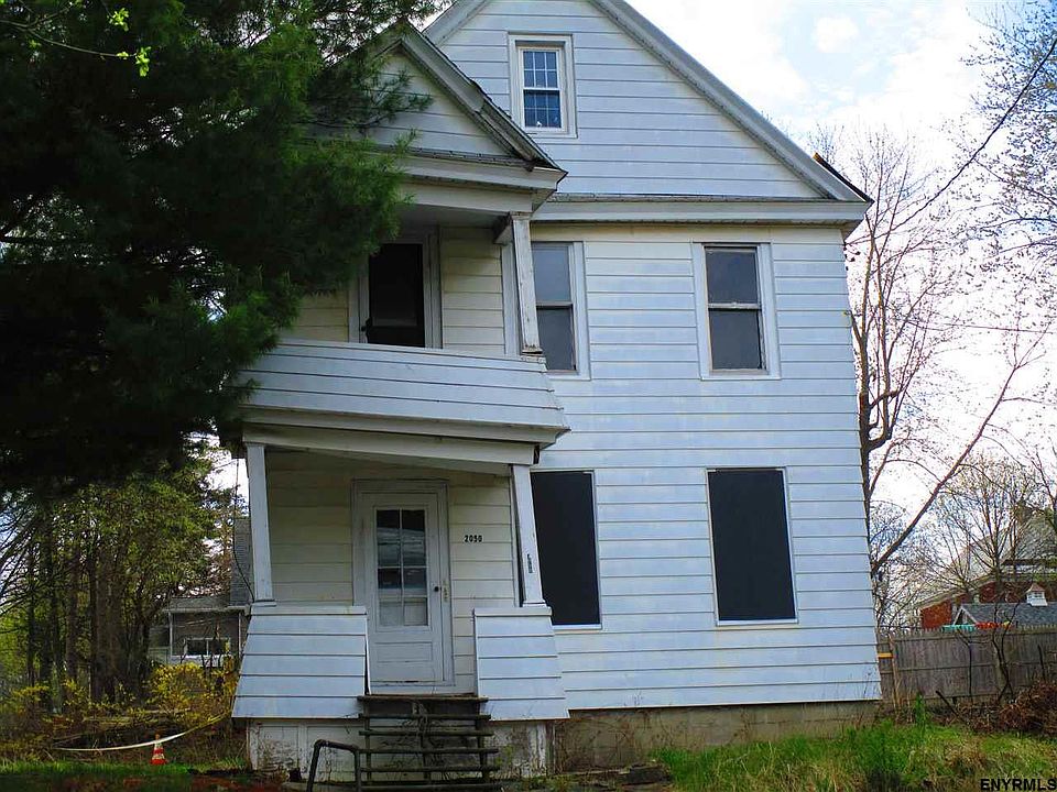 2nd image of 2050 Avenue B