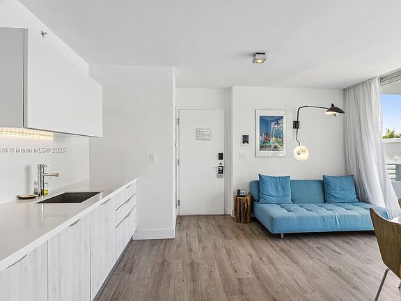 4th image of 6080 Collins Ave #302
