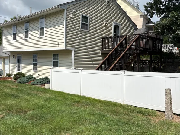 20 Church St, Uxbridge, MA 01569