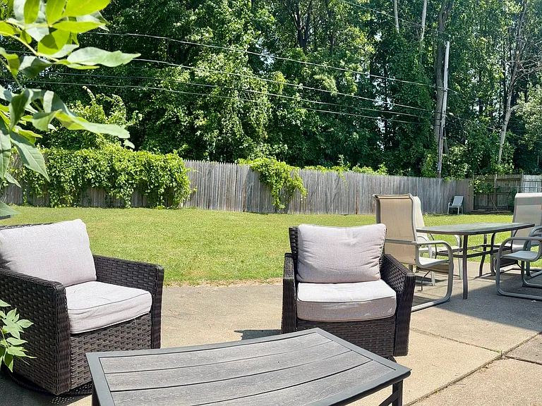 226 Vine Ln — Photo 10