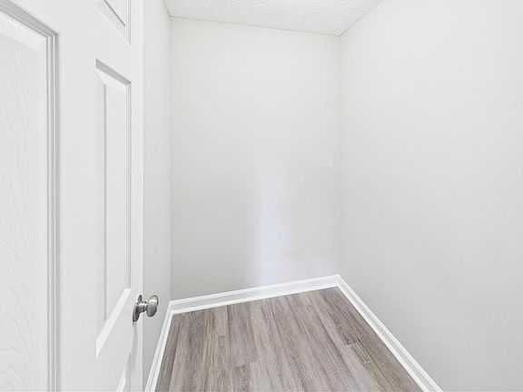 5th image of 112 Lee Road 998