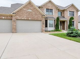 1012 Peregrine Way, Hampshire, IL 60140