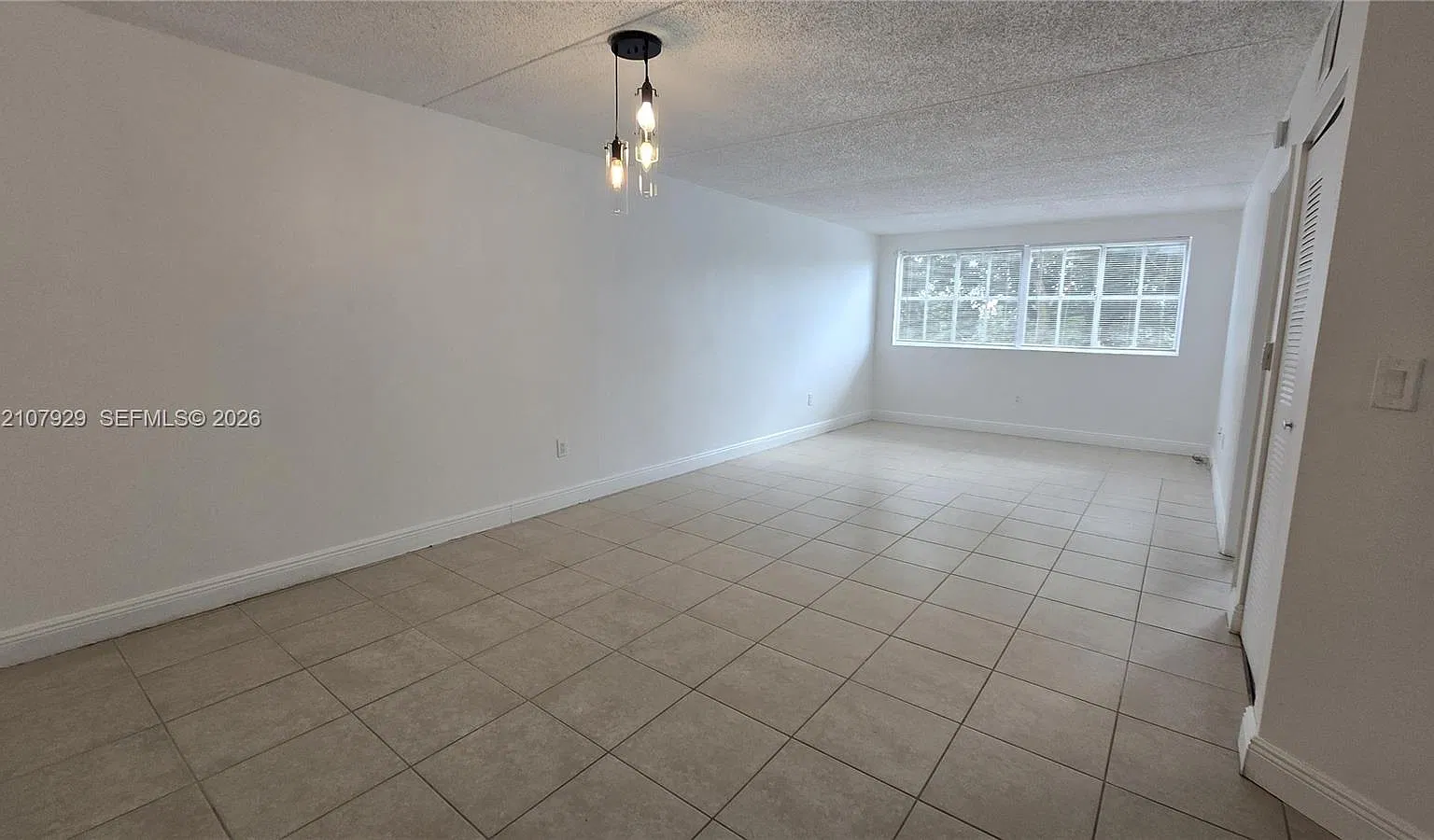 6195 NW 186th St — Photo 2