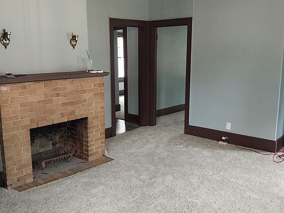 3rd image of 3300 W Cervantes St
