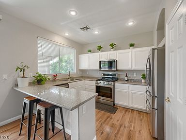8447 Montefino Ct, Las Vegas, NV 89117, photo 4