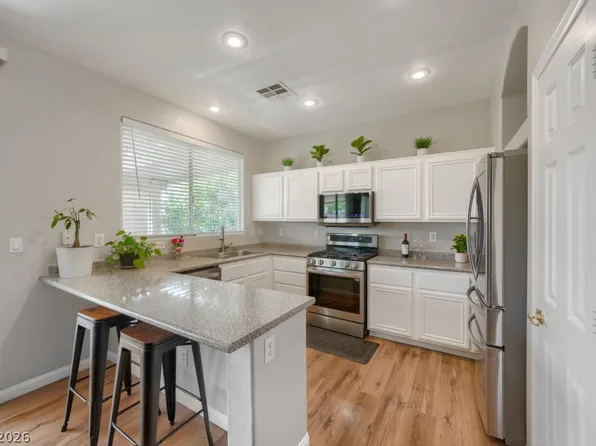 8447 Montefino Ct, Las Vegas, NV 89117