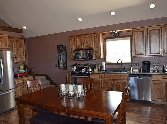 4th image of 10588 Wildflower Dr