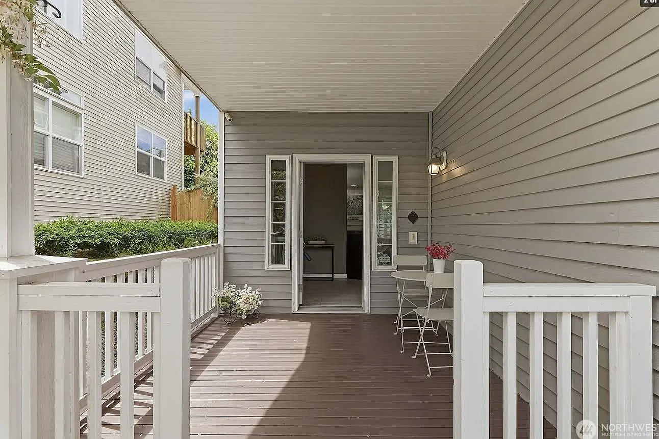 4 bed, 2165 sqft, $3,600 — Photo 2