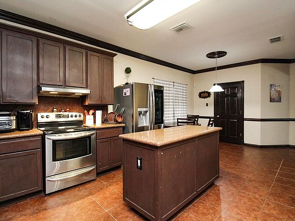 4th image of 327 Kahlo Loop