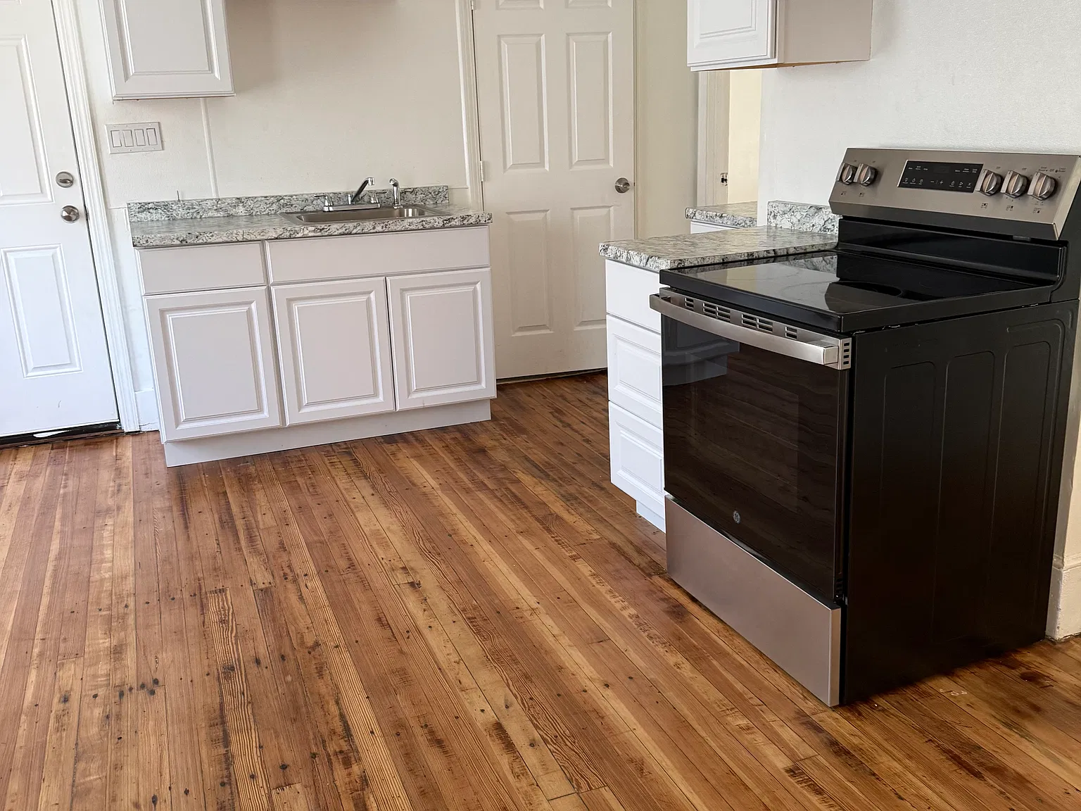 2 bed, $1,700 — Photo 3