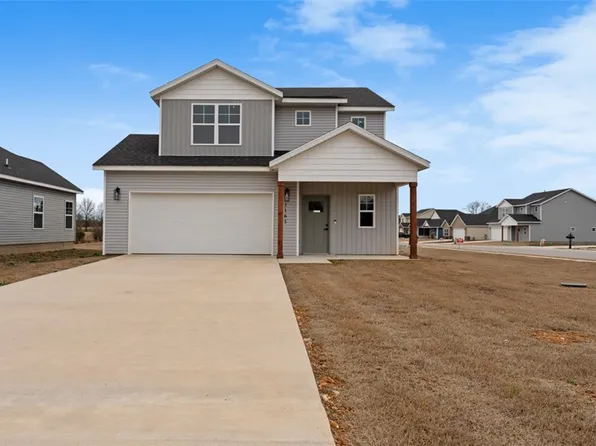 1165 Scott St, Gentry, AR 72734