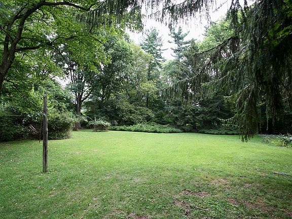 3rd image of 238 Smull Ave