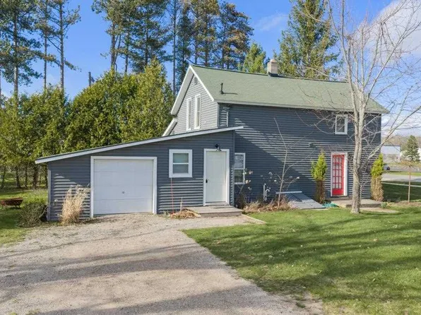 917 State St, Harbor Springs, MI 49740