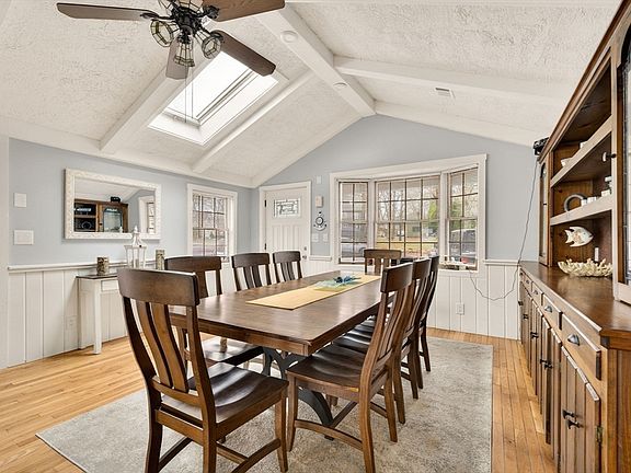 5th image of 112 Hiatt St