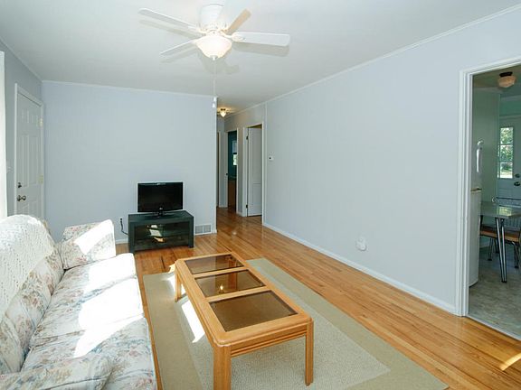 4th image of 606 Hutchinson St