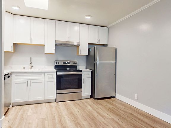 4th image of 600 51st St Unit 616C
