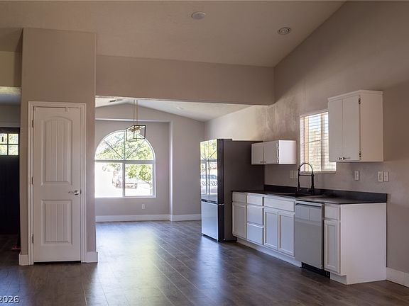 5th image of 263 Chapel Way