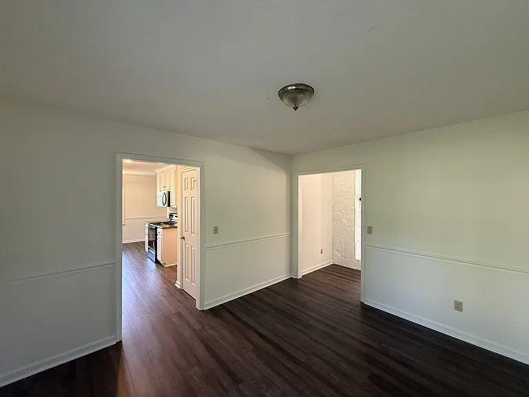 104 Shaverlee Ct — Photo 8