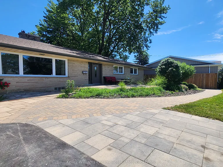 737 Law St #LOWER — Photo 3