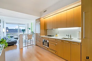 Rented by R New York