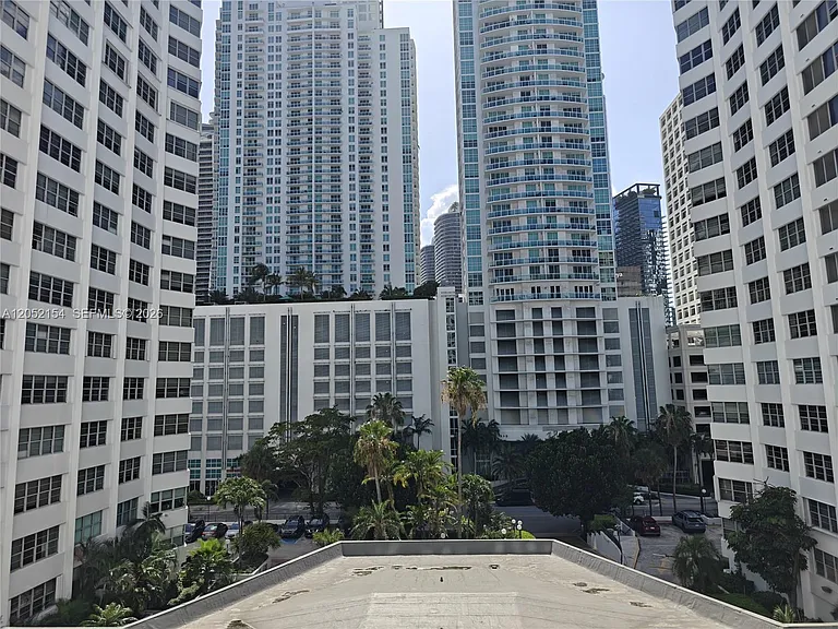 905 Brickell Bay Dr #623 — Photo 20