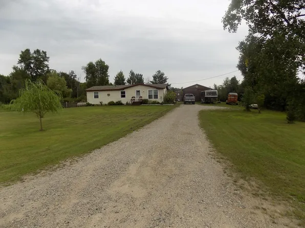 2472 N Three Rivers Rd, Gladwin, MI 48624