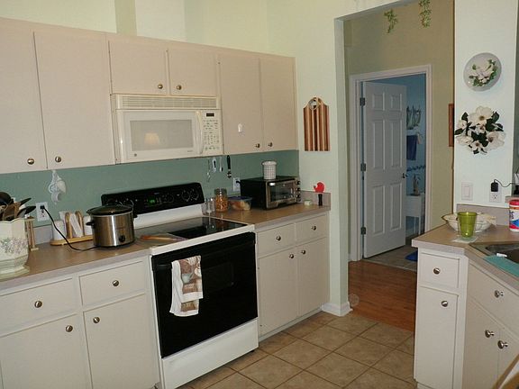 5th image of 2504 Travelers Palm Dr