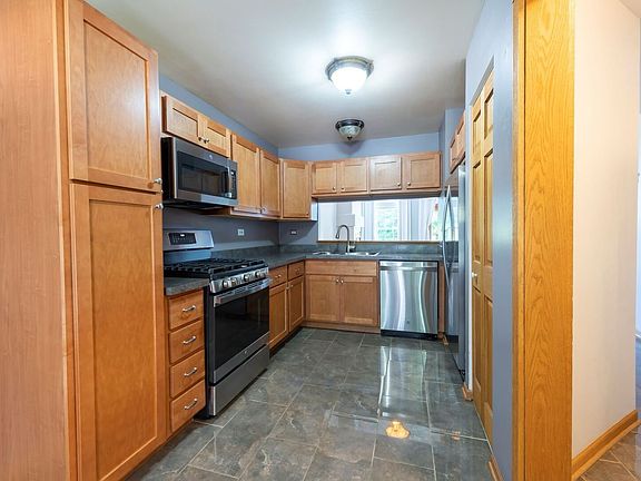 2nd image of 754 Savannah Ln