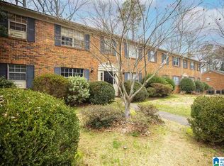 2038 Montreat Cir APT C, Vestavia Hills, AL 35216