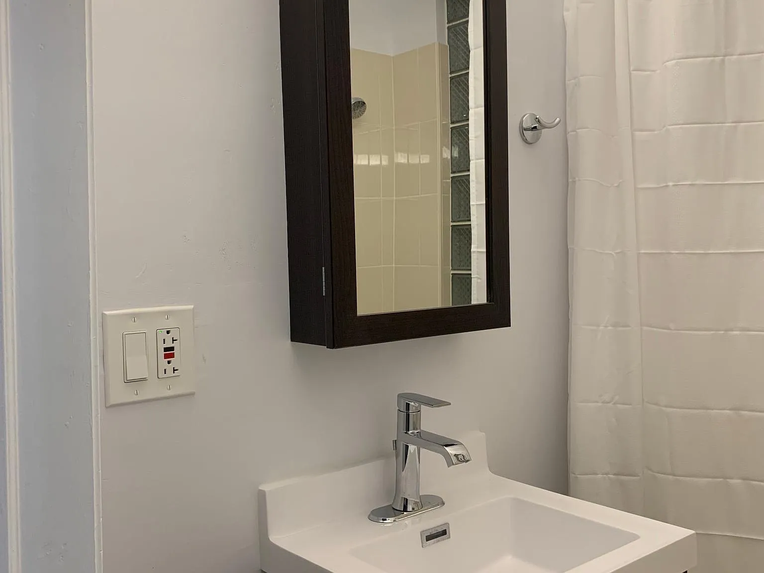 2 bed, 900 sqft, $1,950 — Photo 4