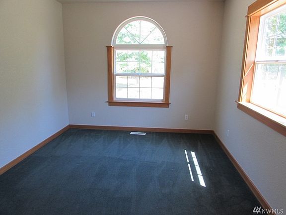 5th image of 3805 48th Ln NE