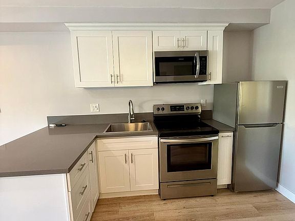 5th image of 39 20th Ave APT 5