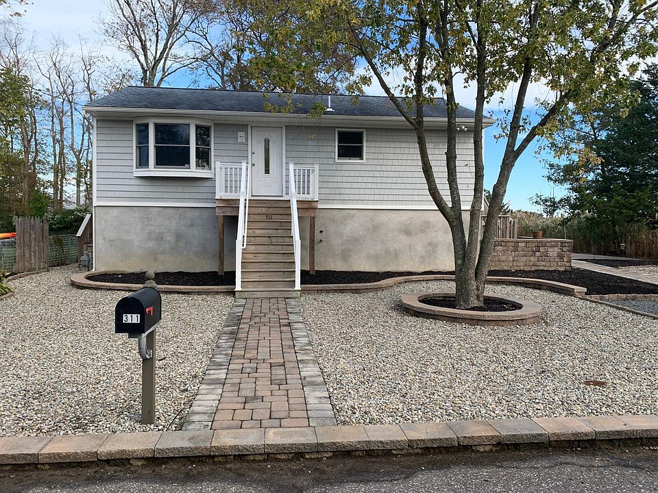 311 Kennedy Ave - Bayville