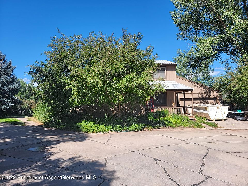 2nd image of 407 Elk Cir