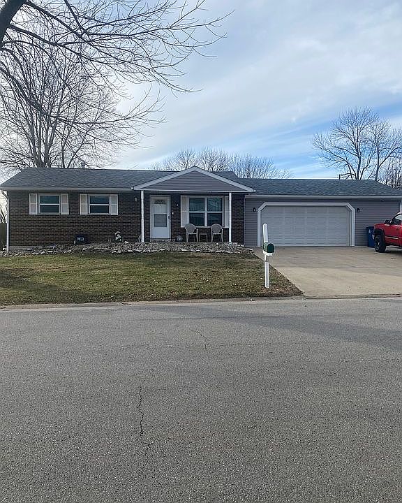 1st image of 2 Tulip Ave