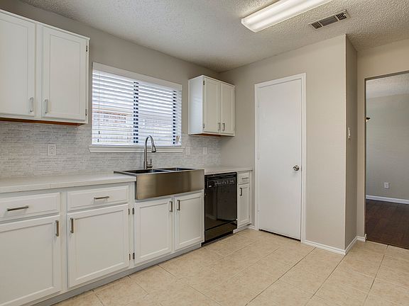 4th image of 1107 Hanover Dr