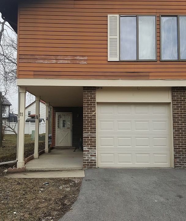 1st image of 11 Elm Ct #11