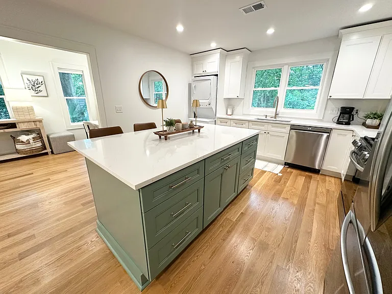 413 E Erie Ave — Photo 12