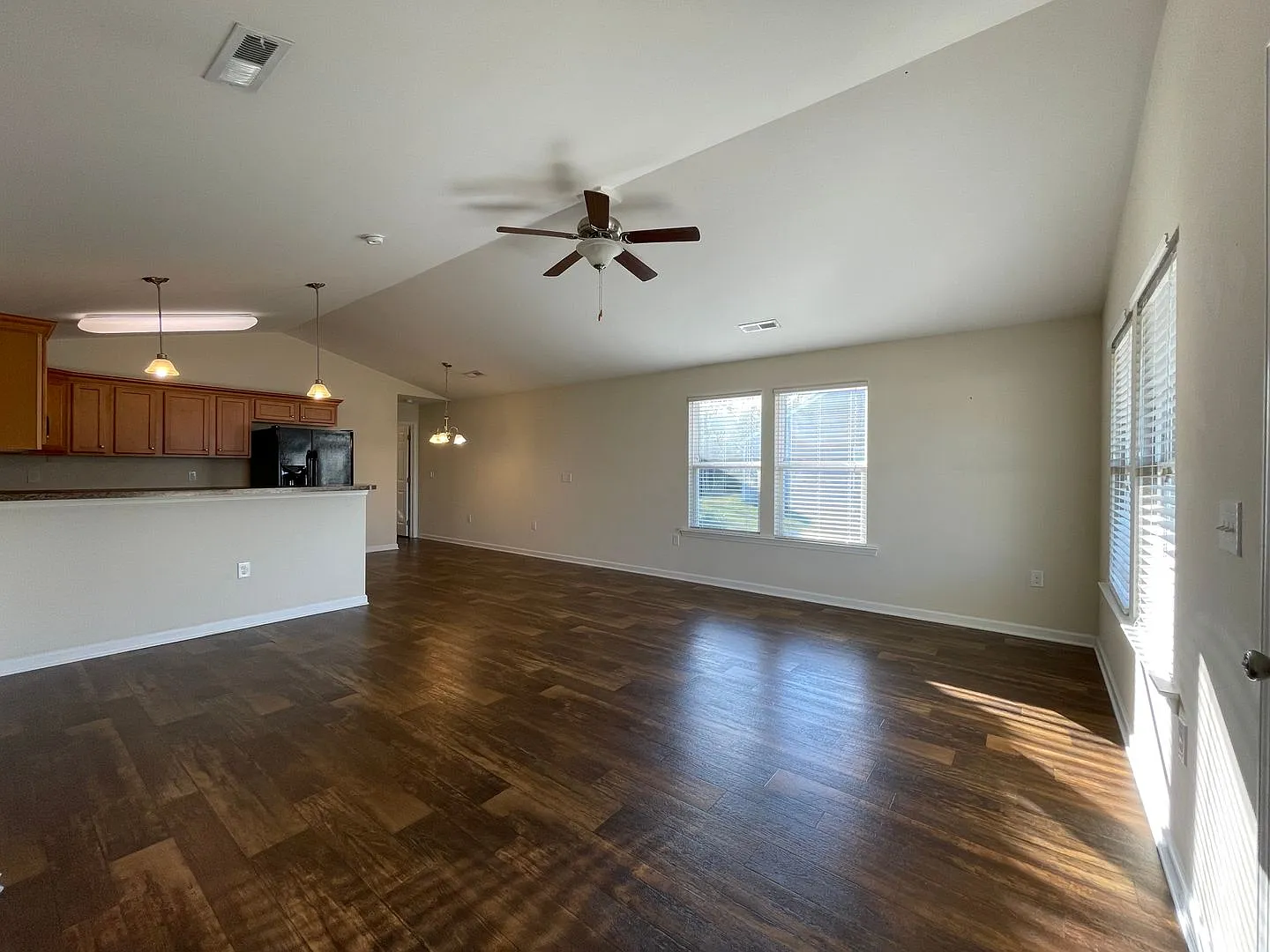 Great 3br/2ba Home Available In St John's Ridge! Fresh Paint! No Carpet! — Photo 3