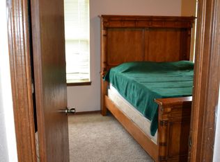 1028 Kings Rd, Moore, OK 73160